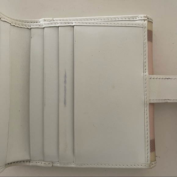 BURBERRY // Pink Nova Check Compact Wallet - Picture 4 of 6